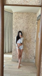 Caryn Marjorie feet photo thumbnail