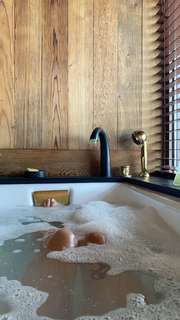 Caryn Marjorie feet photo thumbnail