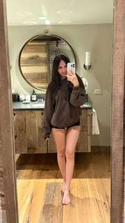 Caryn Marjorie feet photo thumbnail