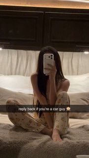 Caryn Marjorie feet photo thumbnail