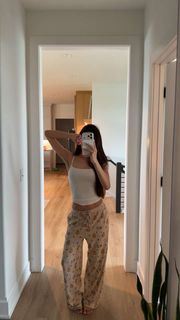 Caryn Marjorie feet photo thumbnail