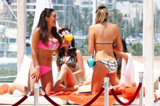 Casey Batchelor feet photo thumbnail