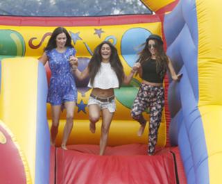 Casey Batchelor feet photo thumbnail