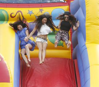 Casey Batchelor feet photo thumbnail