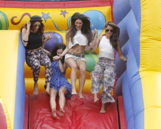 Casey Batchelor feet photo thumbnail