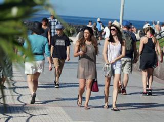 Casey Batchelor feet photo thumbnail