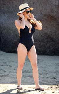 Casey Batchelor feet photo thumbnail