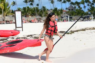 Casey Batchelor feet photo thumbnail