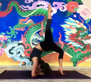 Casey Batchelor feet photo thumbnail