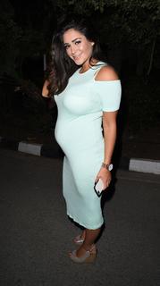 Casey Batchelor feet photo thumbnail