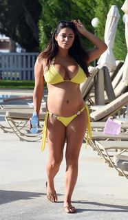 Casey Batchelor feet photo thumbnail