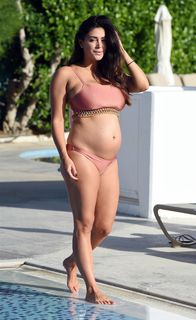 Casey Batchelor feet photo thumbnail