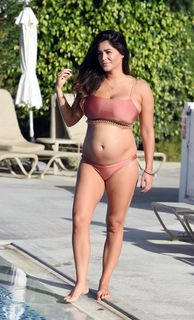 Casey Batchelor feet photo thumbnail