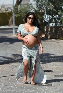 Casey Batchelor feet photo thumbnail