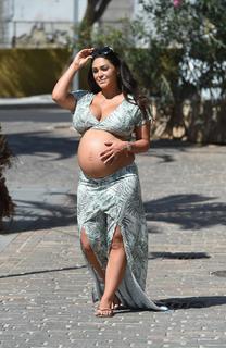 Casey Batchelor feet photo thumbnail