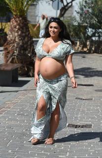 Casey Batchelor feet photo thumbnail