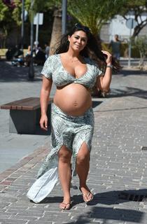 Casey Batchelor feet photo thumbnail