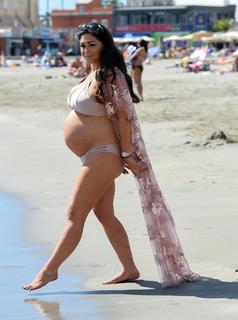 Casey Batchelor feet photo thumbnail