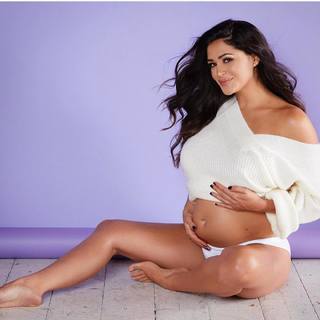 Casey Batchelor feet photo thumbnail