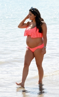 Casey Batchelor feet photo thumbnail