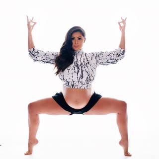 Casey Batchelor feet photo thumbnail