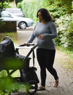 Casey Batchelor feet photo thumbnail