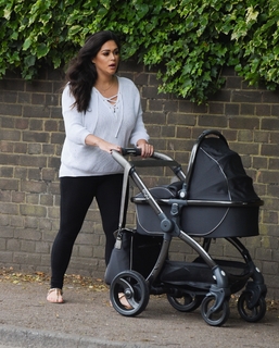 Casey Batchelor feet photo thumbnail