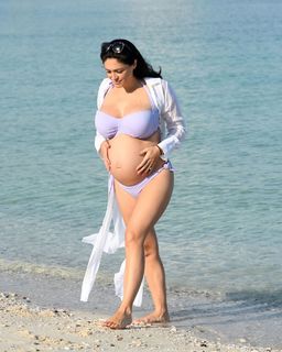 Casey Batchelor feet photo thumbnail