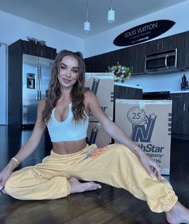 Casey Boonstra feet photo thumbnail