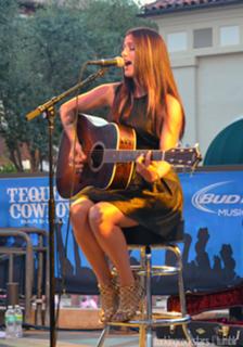 Cassadee Pope feet photo thumbnail