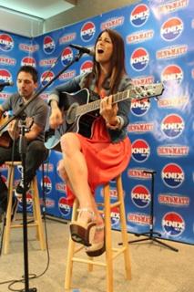 Cassadee Pope feet photo thumbnail
