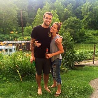 Cassadee Pope feet photo thumbnail