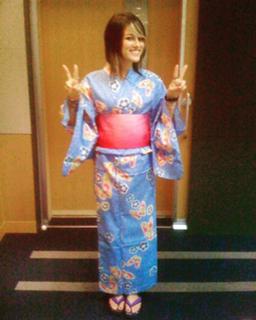 Cassadee Pope feet photo thumbnail