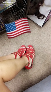 Cassadee Pope feet photo thumbnail