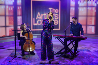 Cassadee Pope feet photo thumbnail