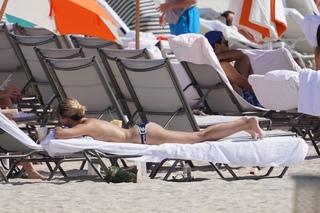 Cassadee Pope feet photo thumbnail