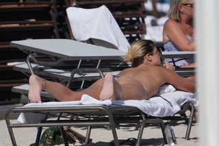 Cassadee Pope feet photo thumbnail