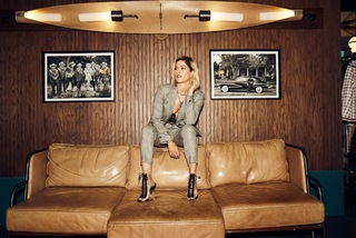 Cassadee Pope feet photo thumbnail