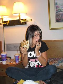 Cassadee Pope feet photo thumbnail