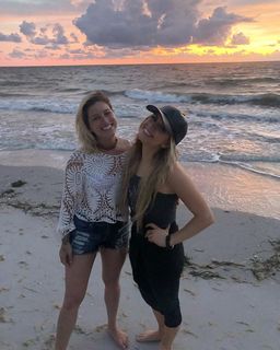 Cassadee Pope feet photo thumbnail