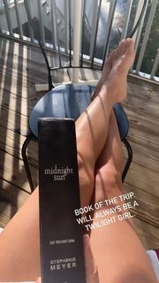 Cassadee Pope feet photo thumbnail