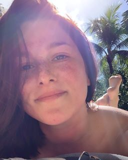 Cassadee Pope feet photo thumbnail