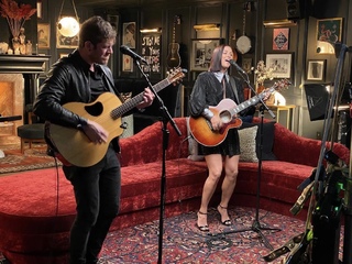 Cassadee Pope feet photo thumbnail