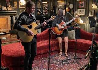 Cassadee Pope feet photo thumbnail