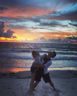 Cassadee Pope feet photo thumbnail