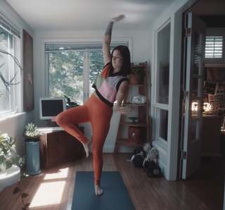 Cassadee Pope feet photo thumbnail