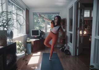 Cassadee Pope feet photo thumbnail