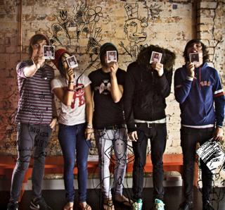 Cassadee Pope feet photo thumbnail