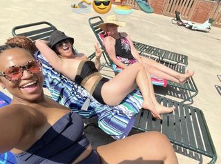 Cassadee Pope feet photo thumbnail