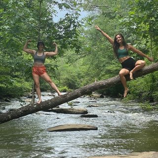 Cassady McClincy Zhang feet photo thumbnail